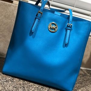 💖 Michael Kors Saffiano Leather Tote! 💖